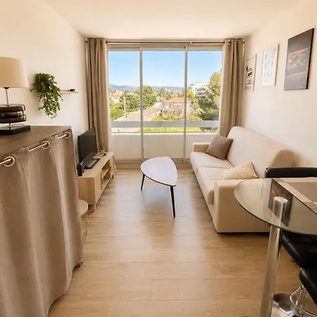 Lumineux Avec Parking Et Vue Degagee Apartament Antibes